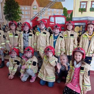 Wizyta przedszkolaków w straży pożarnej