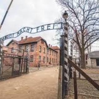 81. rocznica przybycia do niemieckiego obozu zagłady KL Auschwitz pierwszego transportu więźniów