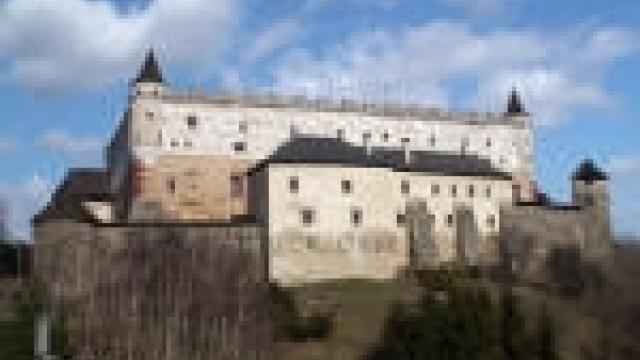 Slávnostné odovzdávanie maturitných vysvedčení na Zvolenskom zámku v pondelok 6. 6. 2022