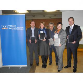 VR Bank Bayreuth-Hof übergibt 28 iPads 