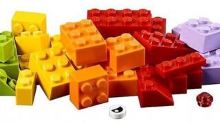 LEGO kroužek